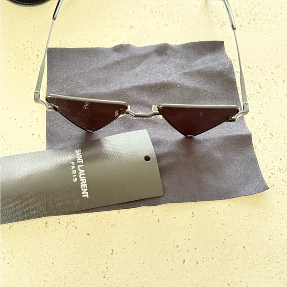 Saint Laurent Sunglasses - Picture 5 of 11